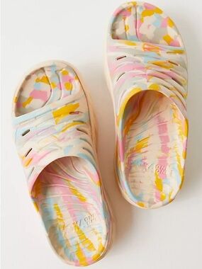 Brand New (NWT) Hoka X Free People Ora Recovery Slides